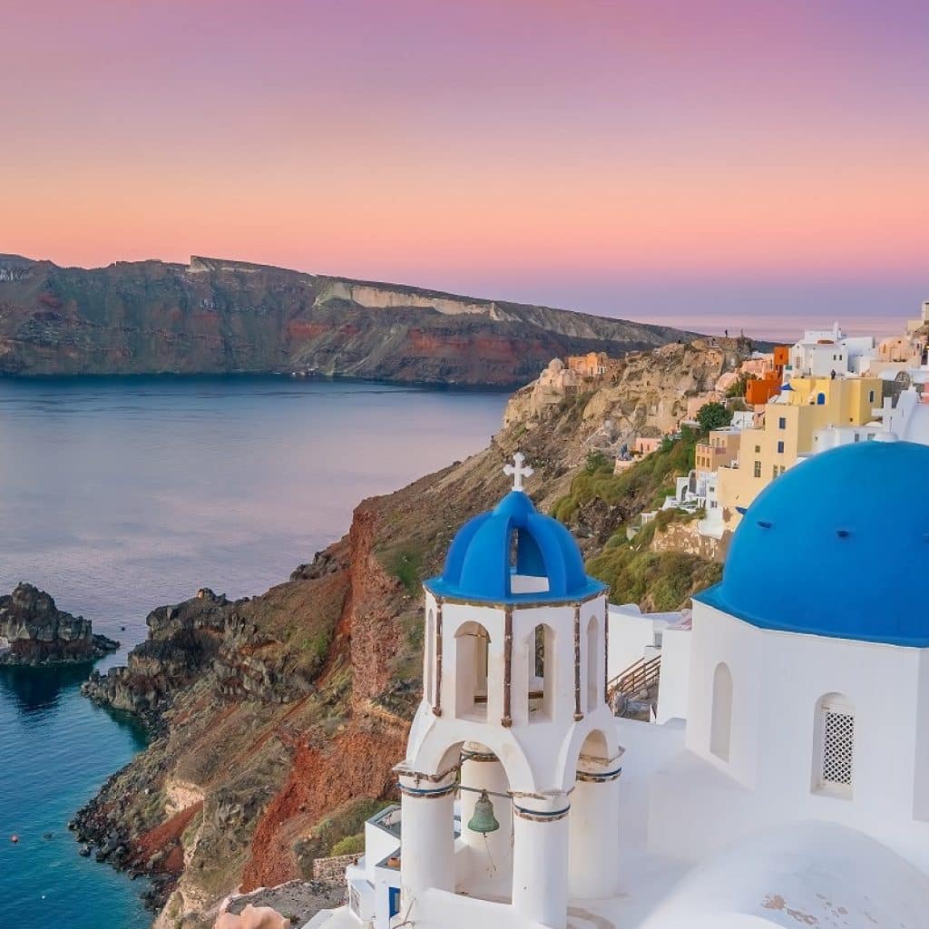 Oia,Town,Cityscape,At,Santorini,Island,In,Greece,At,Sunset.